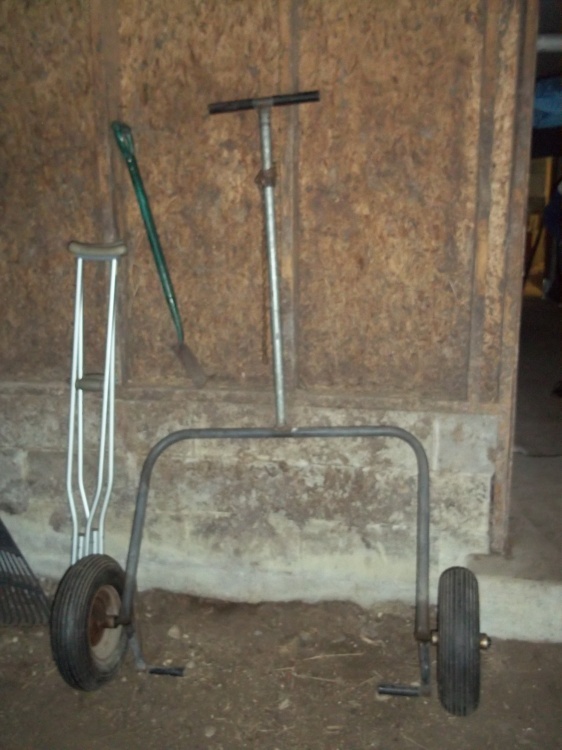 lot 30 image: Snowmobile Cart