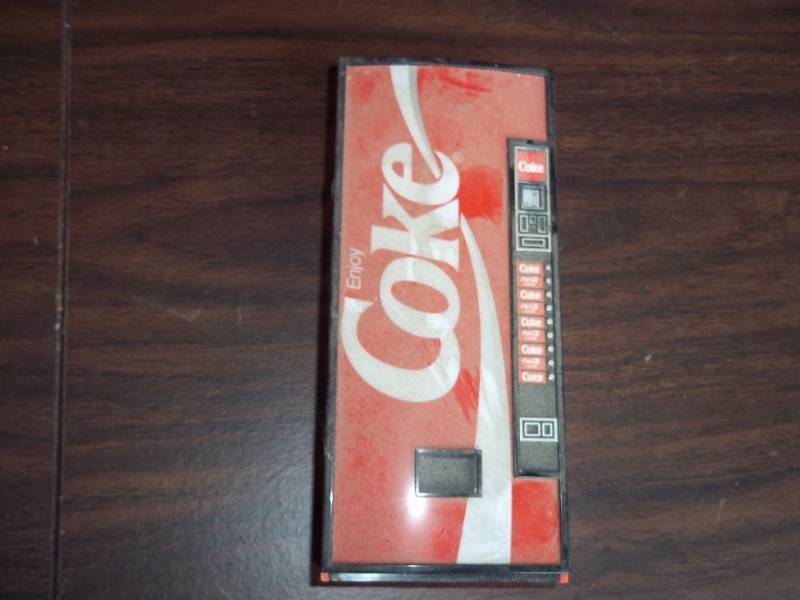 lot 43 image: Coke AMFM radio