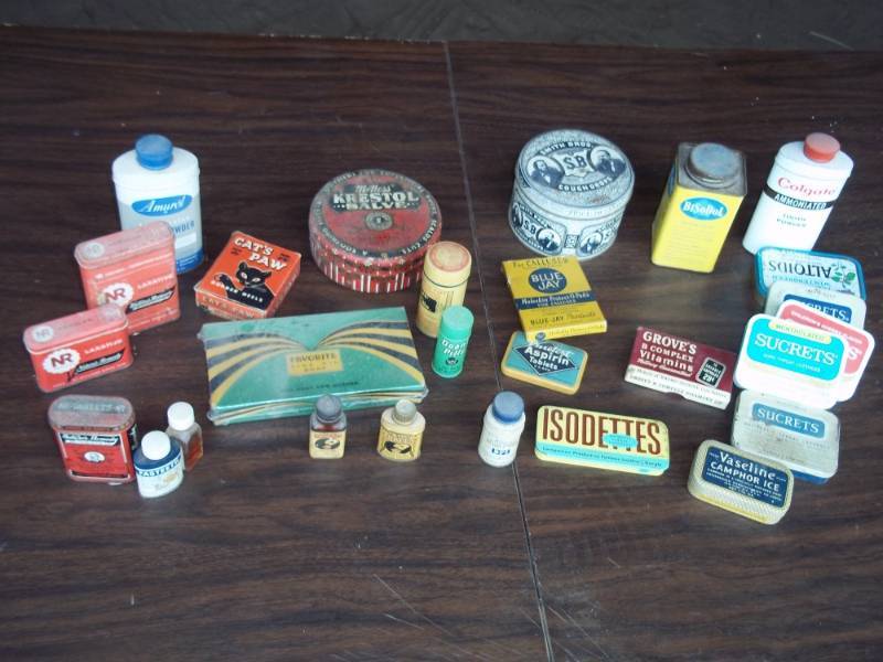 lot 47 image: Lot of collectible medicine tins