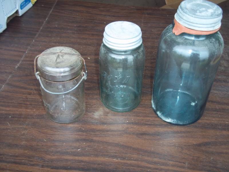 lot 63 image: Lot of 3 vintage mason jars