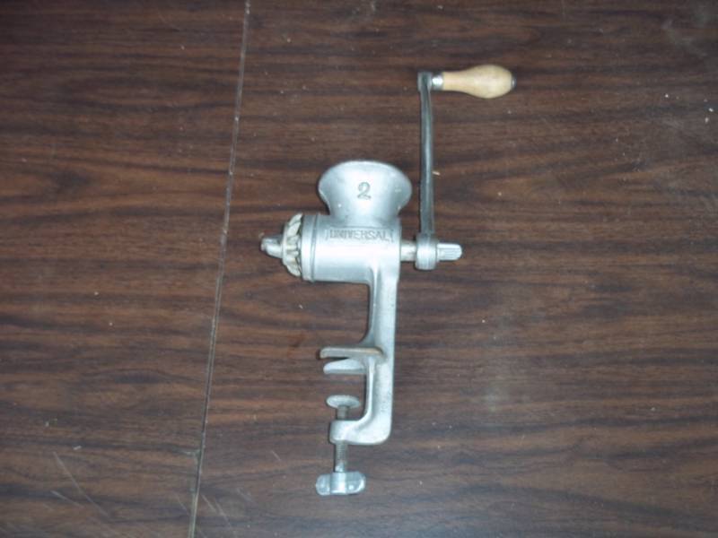 lot 65 image: Meat grinder