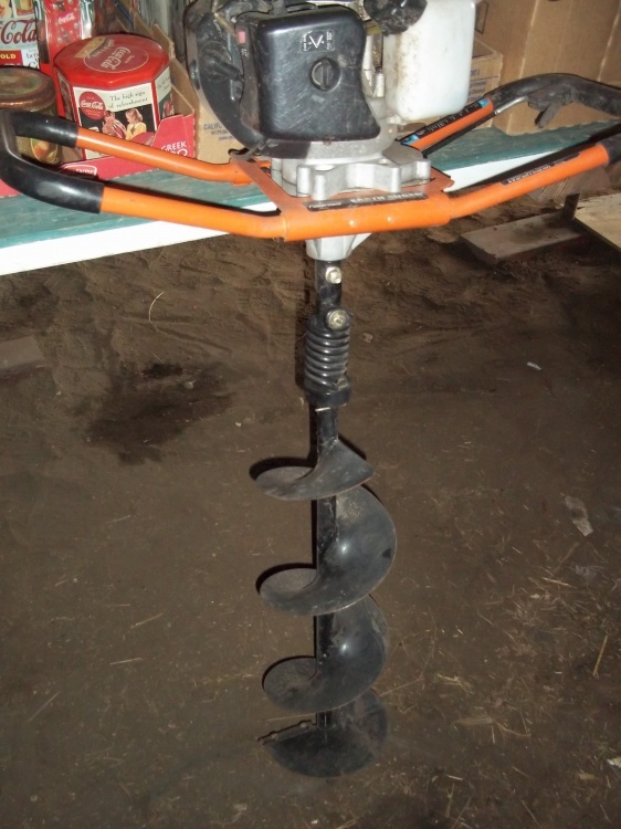 lot 71 image: Power Mate Gas Dirt Auger 8