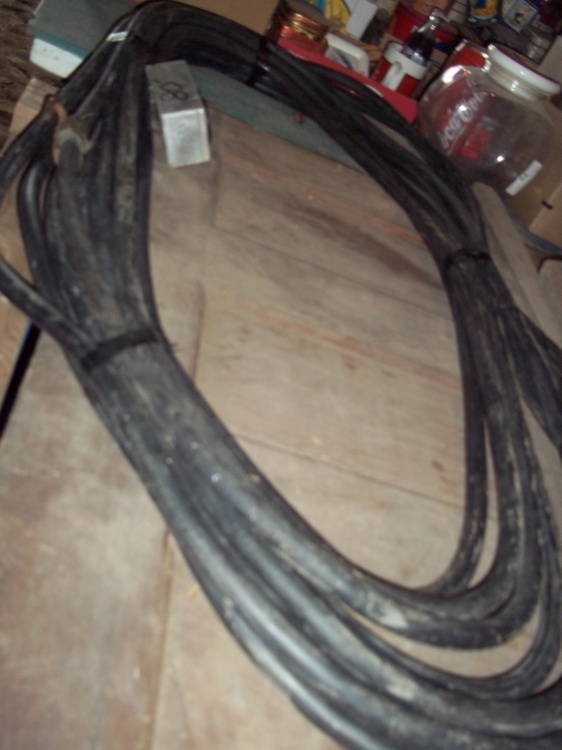 lot 74 image: Power cord 83 - marked 80 ft long