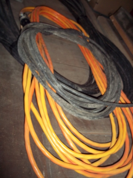 lot 75 image: Heavy Duty  Extension cords - black one needs ends