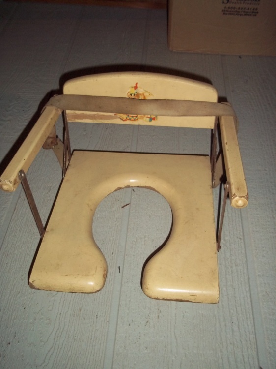 lot 78 image: Antique Potty chair