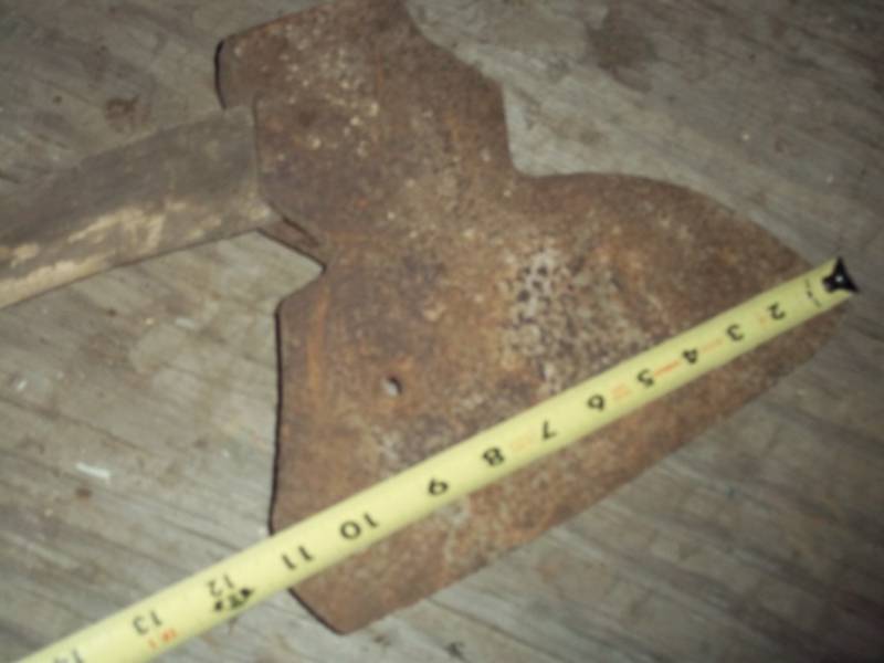 lot 112 image: Large Axe