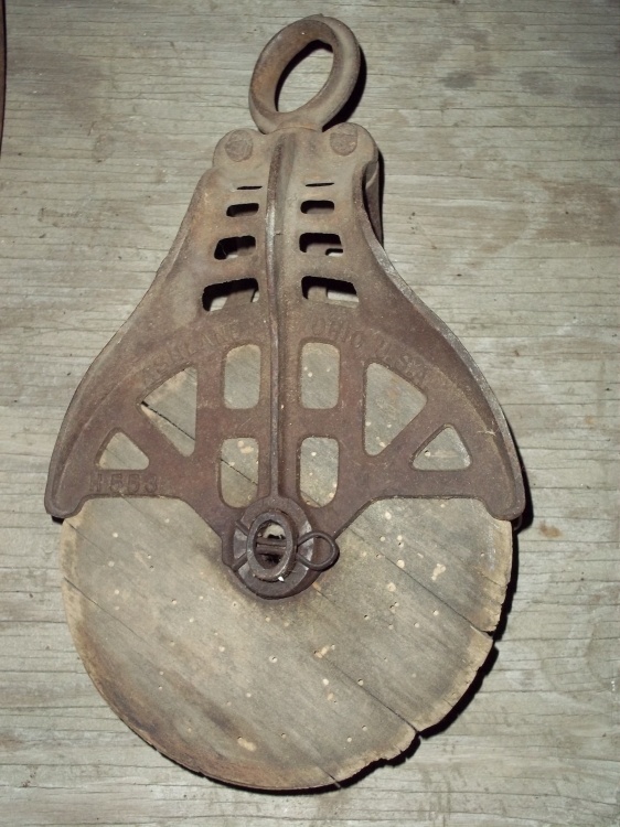 lot 113 image: Vintage pulley