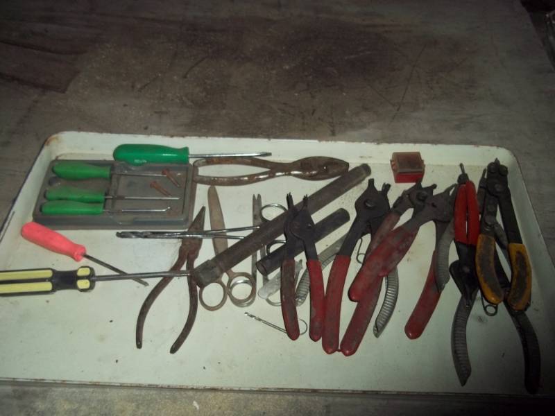 lot 119 image: Snap ring pliers and screw drivers