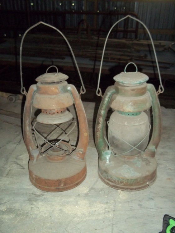 lot 121 image: Pair of Vintage lanterns