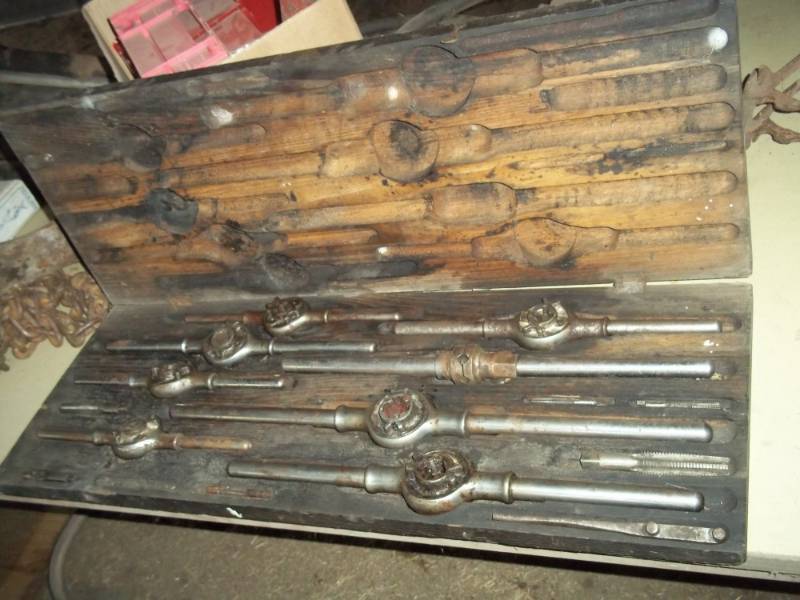 lot 133 image: Vintage Tap & Die Set with case