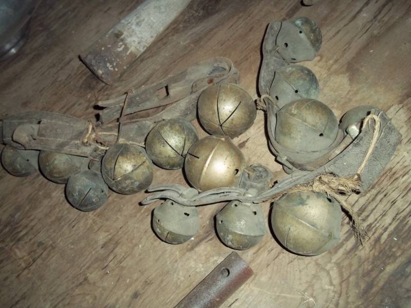 lot 138 image: Vintage Sleigh Bells