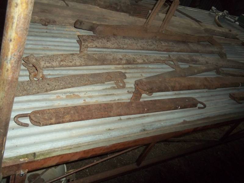 lot 149 image: Lot of Metal Horse Hames