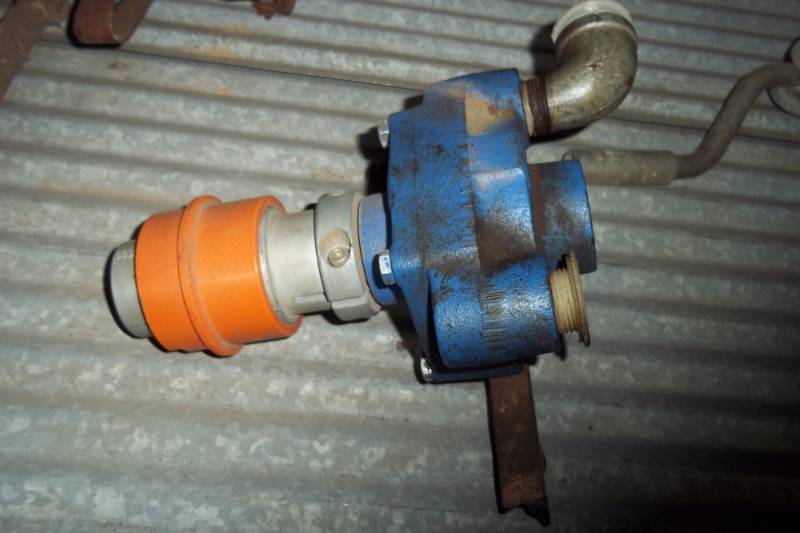 lot 153 image: PTO Sprayer pump