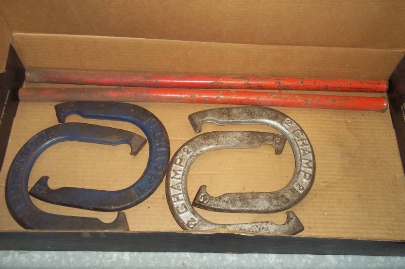 lot 160 image: Horse shoe game set