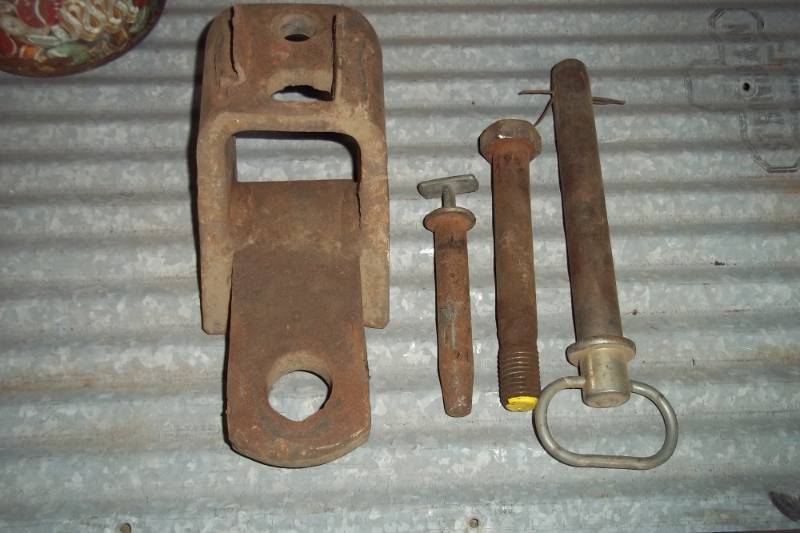 lot 165 image: Hitch and hitch pins