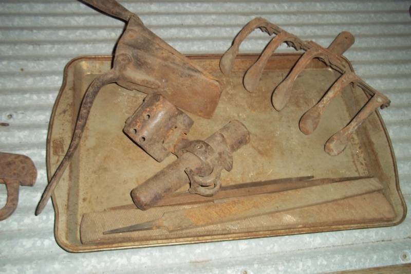 lot 171 image: Vintage Potato planter, files, hand cultivator, etc