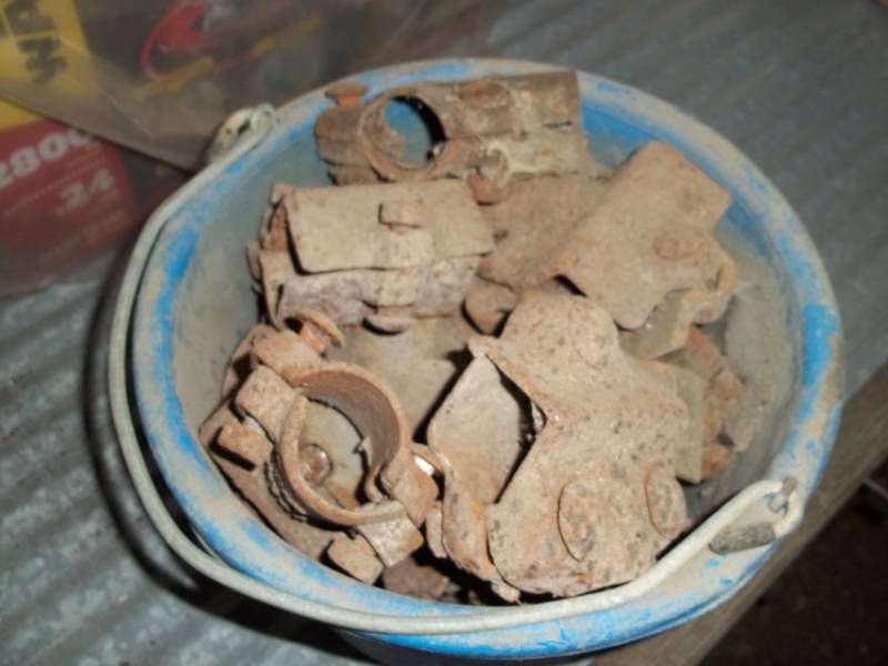 lot 177 image: Pail of Station Hardware