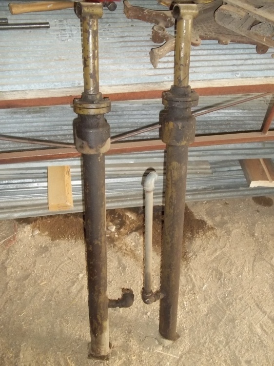 lot 220 image: Pair of Loader Cylinders