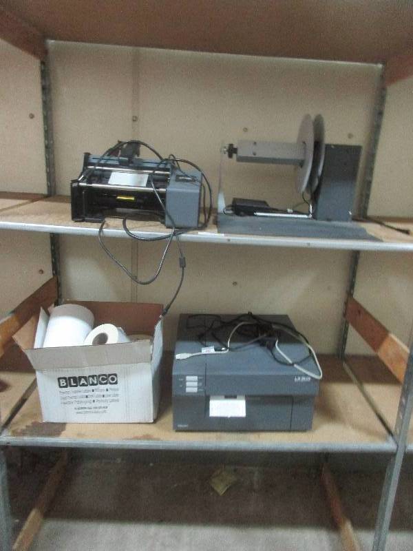 Bottle labeling equipment
