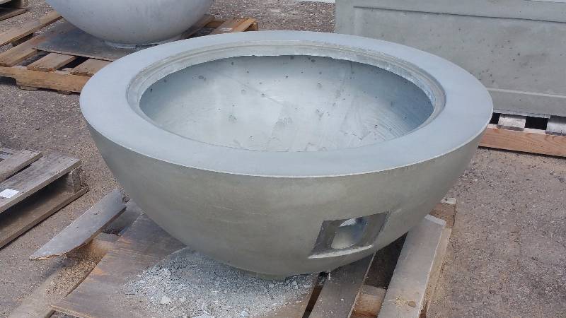 lot 6 image: Large Concrete Planter