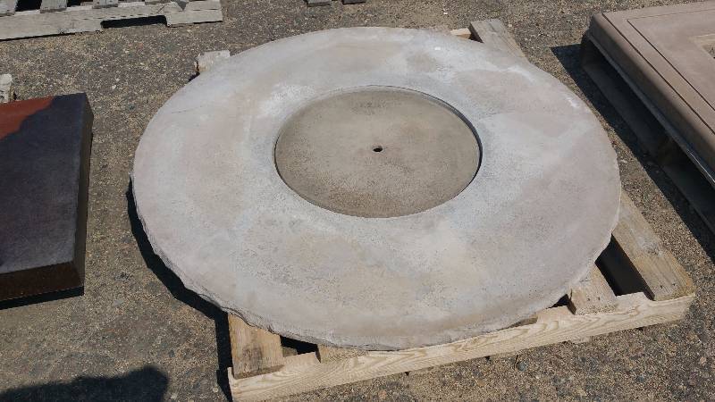 lot 34 image: Circular Concrete Table Top w Rough Hewn Edges
