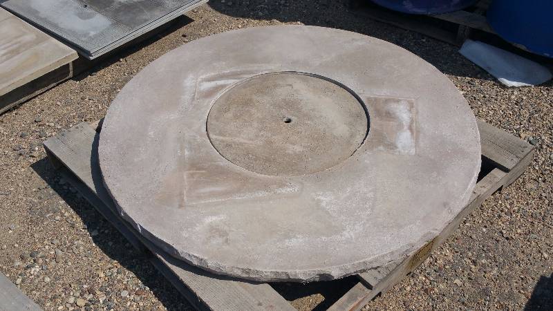 lot 37 image: Circular Concrete Table Top w Rough Hewn Edges