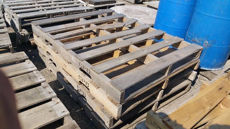lot 58 image: (4) Four Wood Pallets