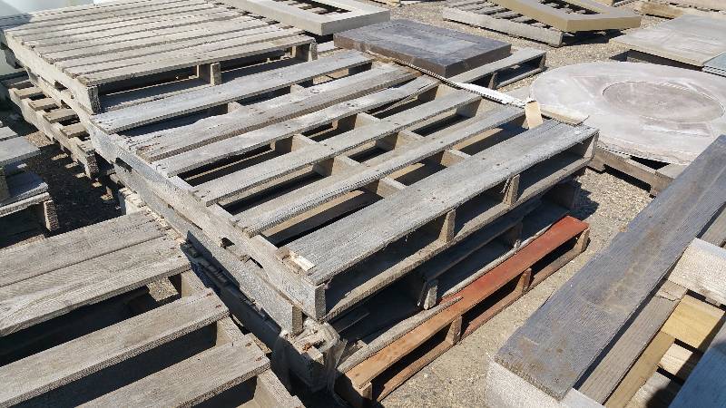 lot 59 image: (4) Four Wood Pallets