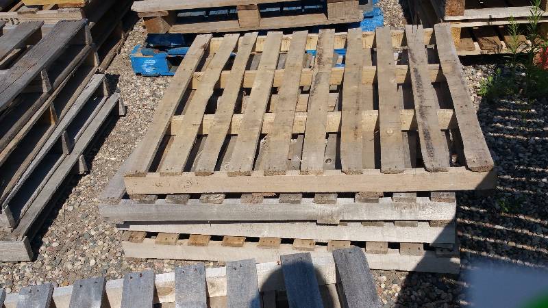 lot 65 image: (4) Four Wood Pallets