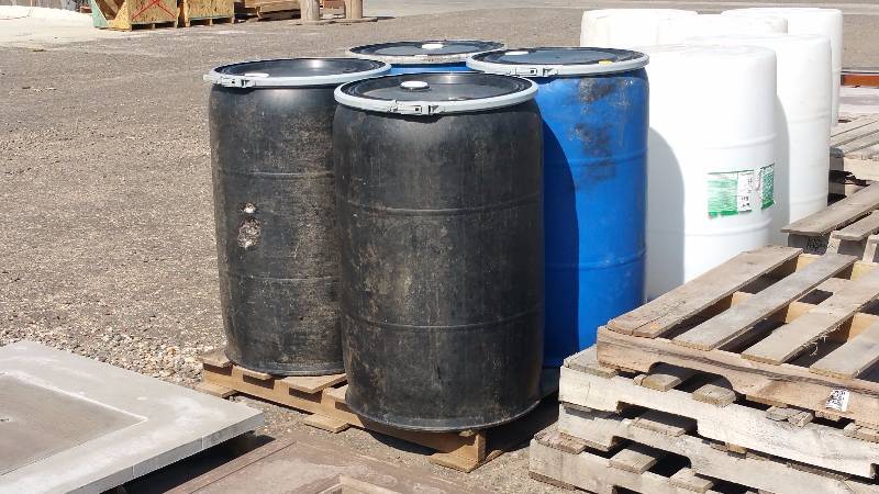 lot 80 image: (1) Blue Lided 55 Gallon Heavy Duty Plastic Barrel