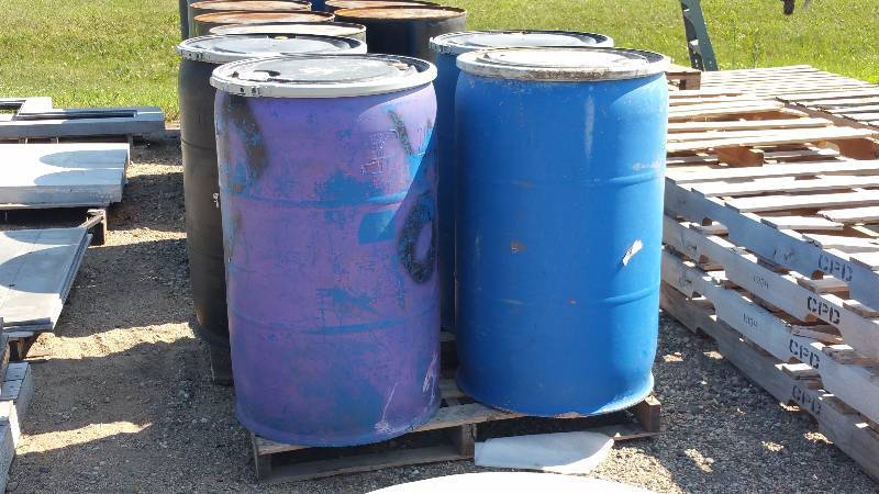 lot 83 image: (1) Blue Lided 55 Gallon Heavy Duty Plastic Barrel