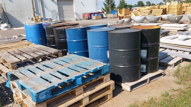 lot 94 image: Steel 55 Gallon Barrel  Drum