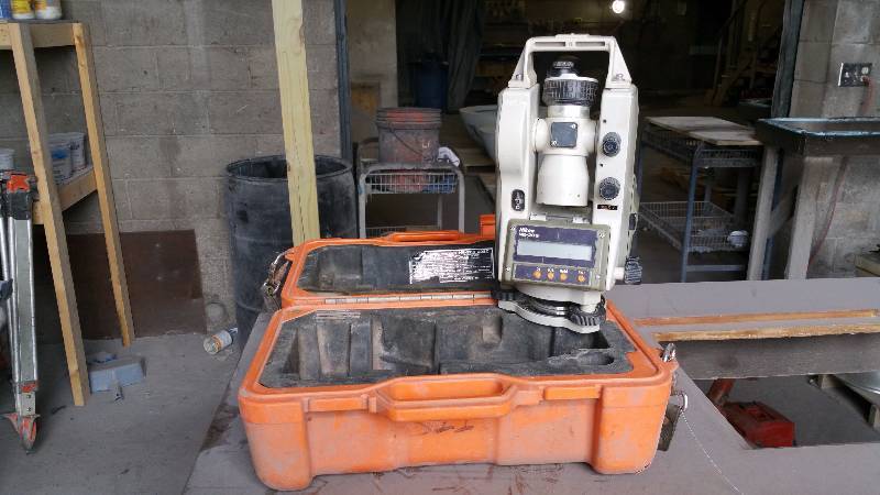 lot 115 image: Nikon NE-20S Electronic Digital Theodolite Zoom 26X 36mm with Field Case