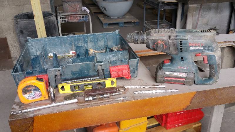 lot 121 image: Bosch Bulldog 36v Littheon Drill Hammer  Case and Misc