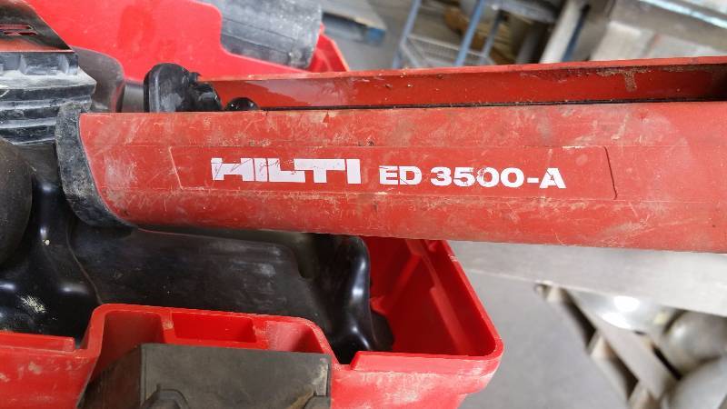 Hilti ED 3500-A 14.4V Cordless Epoxy Dispenser w/ (2) Batteries, Charger,  and Case | Outdoor Patio & Garden Concrete Auction + Industrial Ceiling  Lights, Pallets, 55 Gallon Drums, and More! | K-BID