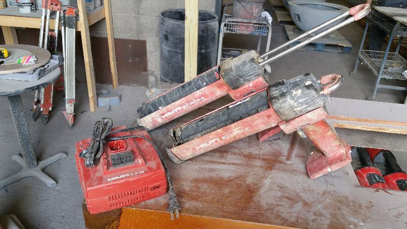 lot 124 image: (2) Hilti ED 3500-A Cordless Epoxy Dispensers w Charger