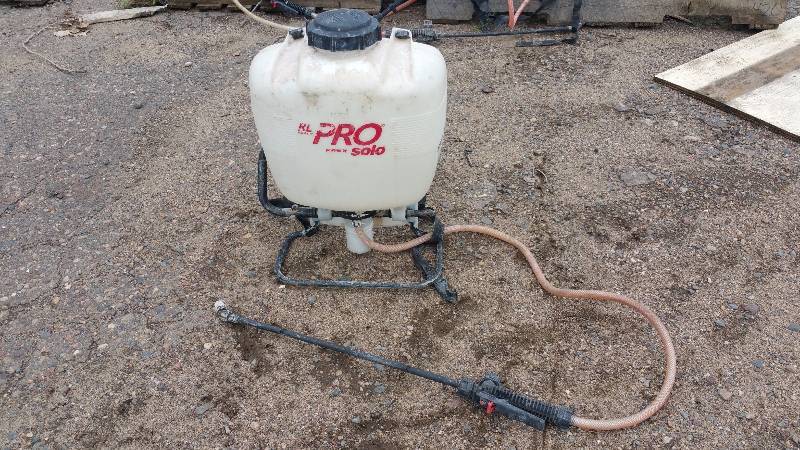 lot 163 image: RL Flo-Master Pro 4 Gallon Pump Backpack Sprayer w Wand Model 614P
