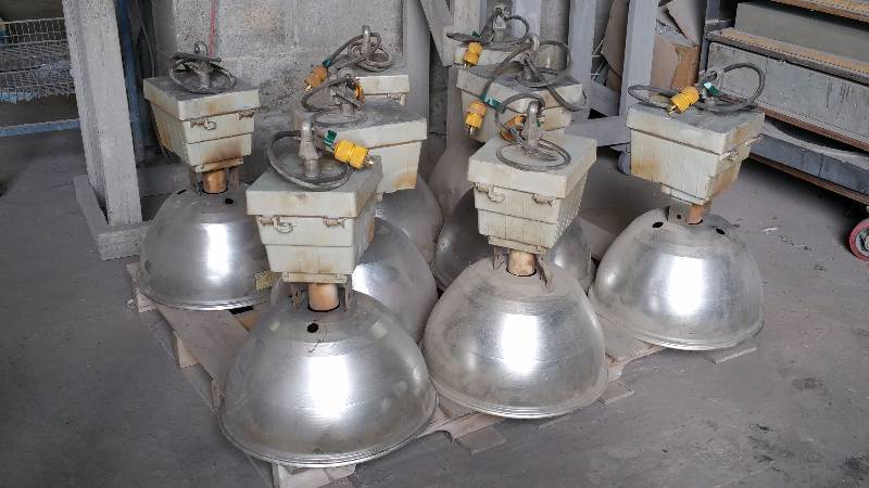 lot 145 image: (1) GE Lighting Systems Industrial Ceiling Light (400W Max)