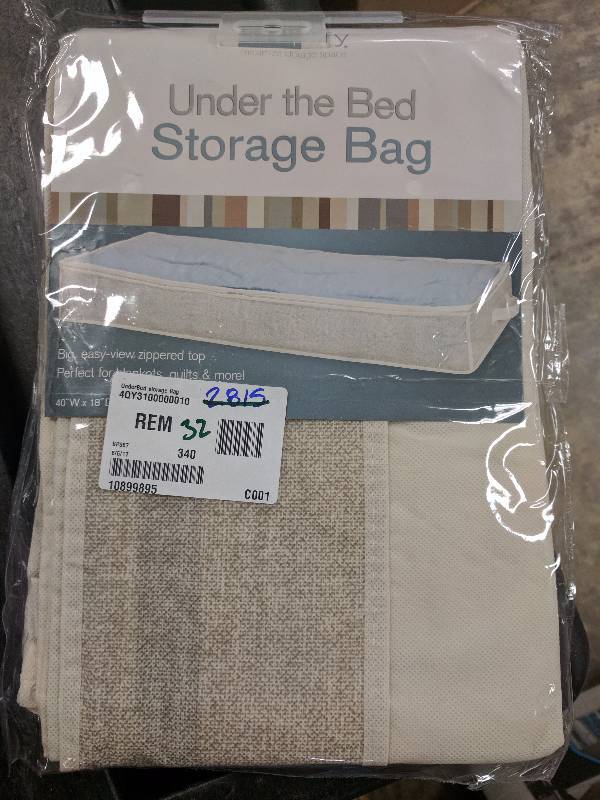 lot 32 image: UnderBed storage Bag
