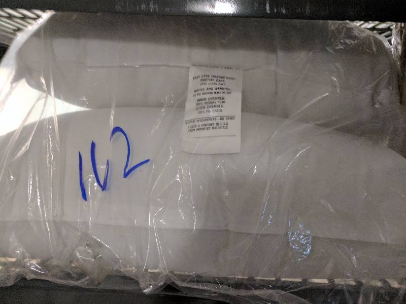 lot 162 image: Sensorpedic Classic Pillows-2pack