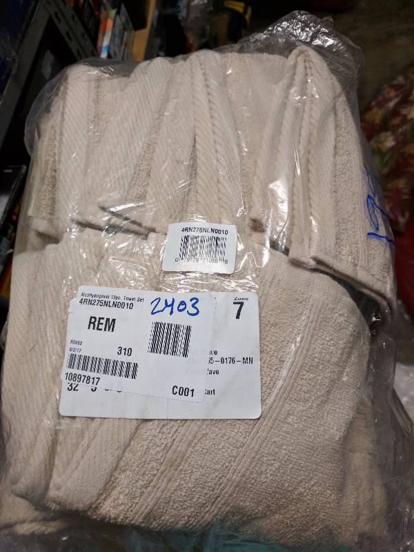 lot 199 image: alcove Hydroplush 13-Pc. Towel Set - Linen