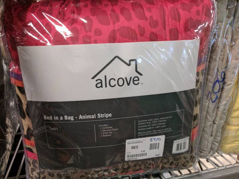 lot 205 image: Animal Stripe Bed Set - Twin