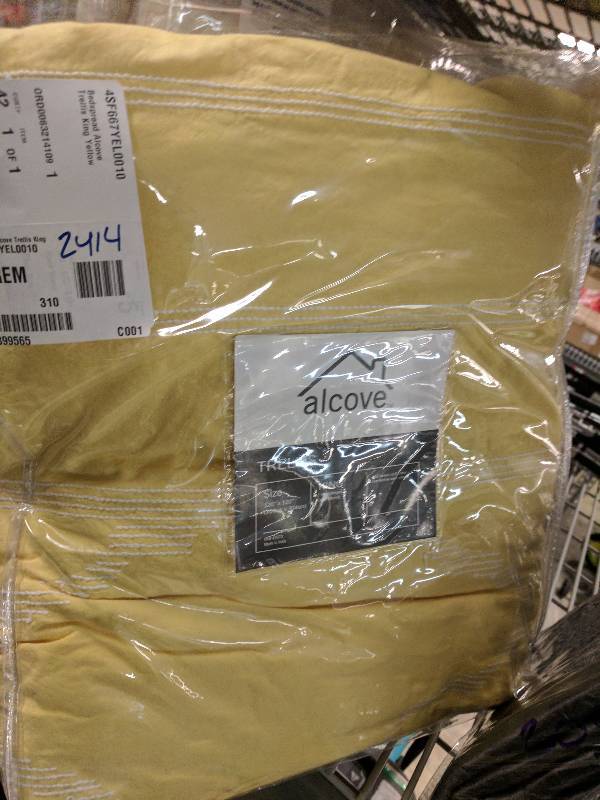 lot 207 image: alcove Trellis Chenille Bedspread - King Yellow