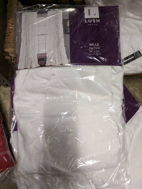 lot 214 image: Lush Decor Belle 54 x 84 Window Panel - White