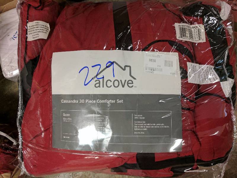 lot 229 image: alcove Cassandra 30-Pc. Bedroom Super Set - Queen Red