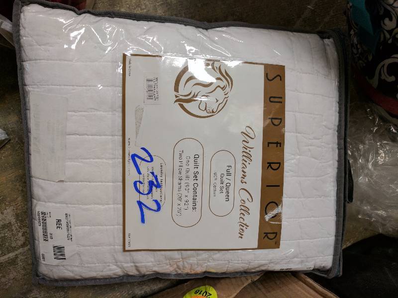 lot 232 image: Superior Williams Soft 100% Cotton Quilt Set - FullQueen