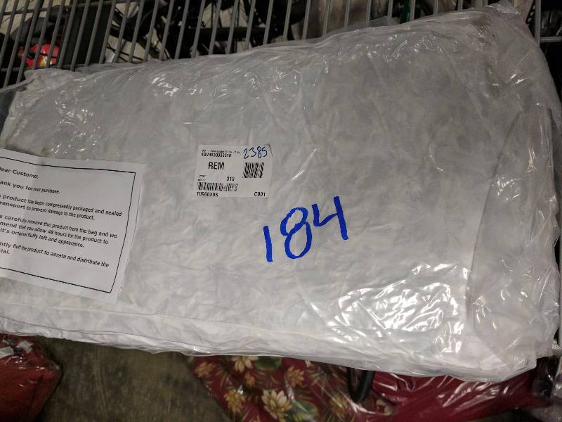 lot 184 image: Euro Square Pillow - 2 pk