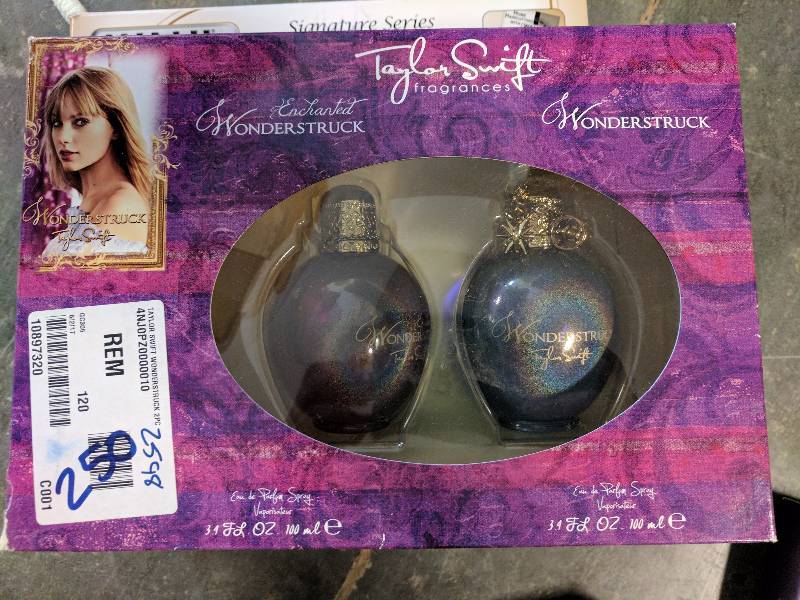 lot 250 image: Womens Wonderstruck 2-Pc. Gift Set by Taylor Swift