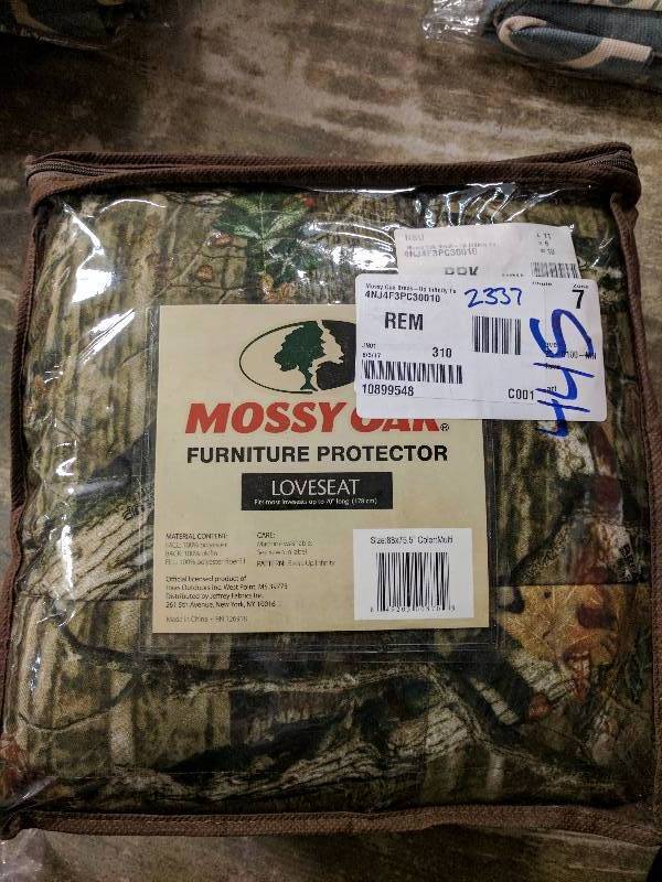 lot 445 image: Innovative Textile Solutions Mossy Oak Break-Up Infinity Loveseat Protector - Camouflage