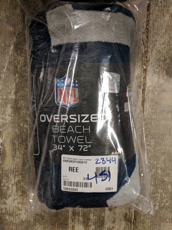 lot 451 image: NFL Puzzle Beach Towel Cowboys